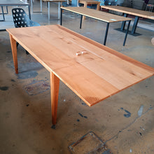 Laden Sie das Bild in den Galerie-Viewer, Esstisch Nr.9