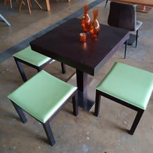 Laden Sie das Bild in den Galerie-Viewer, Bistrotisch mit 3 Hocker Wenge Nr.24