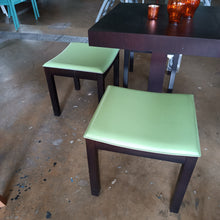 Laden Sie das Bild in den Galerie-Viewer, Bistrotisch mit 3 Hocker Wenge Nr.24