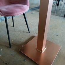 Laden Sie das Bild in den Galerie-Viewer, Bistrotisch Ahorn Nr.25