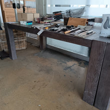 Laden Sie das Bild in den Galerie-Viewer, Tisch Ausstellungstisch Nr.27