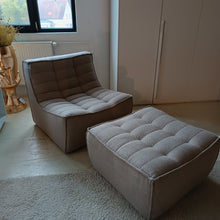 Laden Sie das Bild in den Galerie-Viewer, Sessel und Hocker Hellgrau