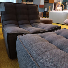 Laden Sie das Bild in den Galerie-Viewer, Sessel und Hocker Dunkelgrau