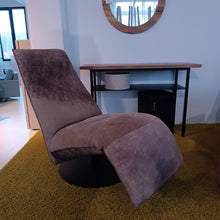 Laden Sie das Bild in den Galerie-Viewer, Badoo Funktionssessel*
