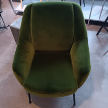 Laden Sie das Bild in den Galerie-Viewer, Freistil 138 Sessel