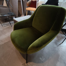 Laden Sie das Bild in den Galerie-Viewer, Freistil 138 Sessel