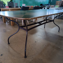 Laden Sie das Bild in den Galerie-Viewer, Brick Outdoortisch