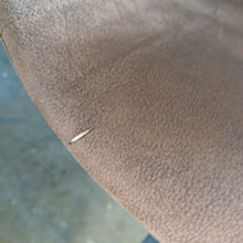 Laden Sie das Bild in den Galerie-Viewer, BoPluto Armlehnenstuhl