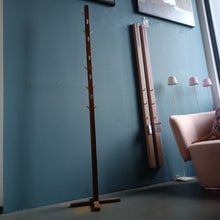 Laden Sie das Bild in den Galerie-Viewer, Kleiderständer*