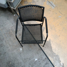 Laden Sie das Bild in den Galerie-Viewer, Eero Outdoor Stuhl