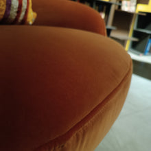 Laden Sie das Bild in den Galerie-Viewer, Freistil Sessel 138*