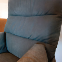 Laden Sie das Bild in den Galerie-Viewer, Drehsessel Julia*