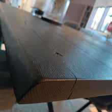 Laden Sie das Bild in den Galerie-Viewer, Baumkantentisch Black*