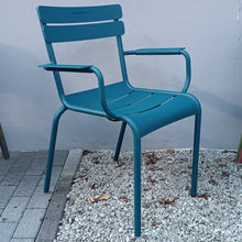 Laden Sie das Bild in den Galerie-Viewer, EINZELSTUHL FERMOB Bridge Luxembourg STUHL2