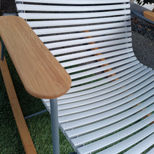 Laden Sie das Bild in den Galerie-Viewer, HOUE Click Schaukelstuhl