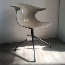 Laden Sie das Bild in den Galerie-Viewer, Infiniti LOOP EINZELSTUHL