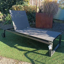 Laden Sie das Bild in den Galerie-Viewer, Stern Robin Rolllliege