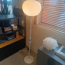 Laden Sie das Bild in den Galerie-Viewer, Stehleuchte Drop