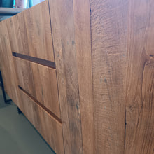 Laden Sie das Bild in den Galerie-Viewer, MAG Sideboard 167*