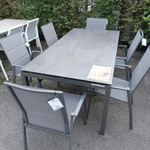 Laden Sie das Bild in den Galerie-Viewer, Argentina || Stapelstühle