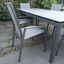 Laden Sie das Bild in den Galerie-Viewer, Argentina || Stapelstühle