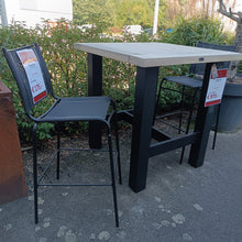 Laden Sie das Bild in den Galerie-Viewer, 2er-Set BARSTUHL JOE