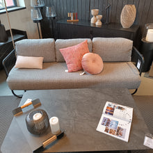 Laden Sie das Bild in den Galerie-Viewer, STERN ÄRA Ila 3 SitzerSofa