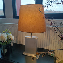Laden Sie das Bild in den Galerie-Viewer, Quasi Seiden Tischleuchte