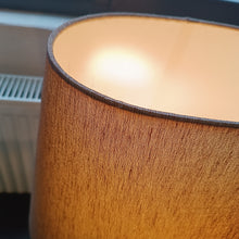 Laden Sie das Bild in den Galerie-Viewer, Quasi Seiden Tischleuchte