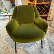 Laden Sie das Bild in den Galerie-Viewer, Freistil 138 Sessel