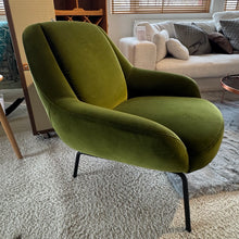 Laden Sie das Bild in den Galerie-Viewer, Freistil 138 Sessel