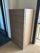 Laden Sie das Bild in den Galerie-Viewer, Kommode Valeo