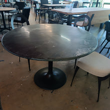 Laden Sie das Bild in den Galerie-Viewer, Mamortisch Rund