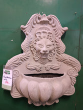 Laden Sie das Bild in den Galerie-Viewer, Leon Wandbrunnen