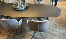 Laden Sie das Bild in den Galerie-Viewer, Esstisch Eclipse*