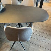 Laden Sie das Bild in den Galerie-Viewer, Esstisch Eclipse*