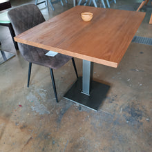 Laden Sie das Bild in den Galerie-Viewer, Bistrotisch Teakholz Nr.23
