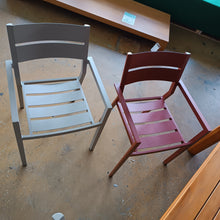 Laden Sie das Bild in den Galerie-Viewer, Alu Chair Nr. 26A
