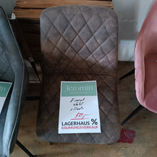 Laden Sie das Bild in den Galerie-Viewer, Einzelstühle
