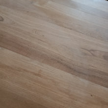 Laden Sie das Bild in den Galerie-Viewer, Tisch Smal Nr.35
