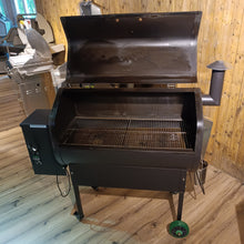 Laden Sie das Bild in den Galerie-Viewer, VERKAUFT! Grill 25 GMG - Pelletsmoker
