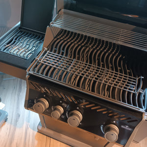 Grill 45 NAPOLEON - Rogue 425 RSB Schwarz inkl Drehspieß