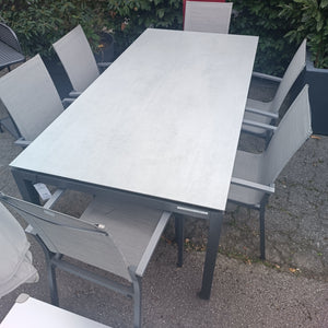 AKTIONSTISCHGRUPPE STERN / Evoee