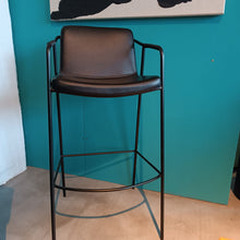 Laden Sie das Bild in den Galerie-Viewer, Barhocker
