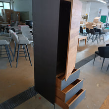 Laden Sie das Bild in den Galerie-Viewer, Wandschrank Fusion
