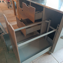 Laden Sie das Bild in den Galerie-Viewer, VERKAUFT! Grill 41+42 Monolith Classic BBQ Guru Edition +  KAMADOSPACE Grillküche
