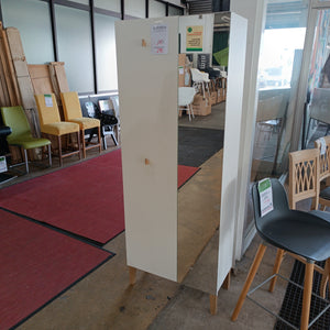 Garderobe*