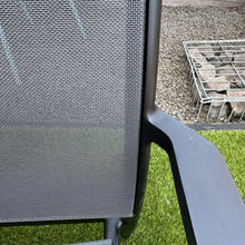 Laden Sie das Bild in den Galerie-Viewer, DEDON NEWPORT Sessel Set inkl. Beistelltisch Black
