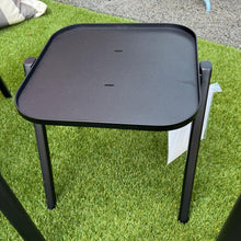 Laden Sie das Bild in den Galerie-Viewer, DEDON NEWPORT Sessel Set inkl. Beistelltisch Black
