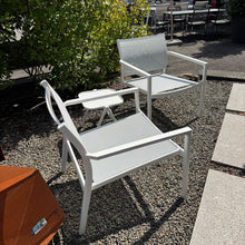 Laden Sie das Bild in den Galerie-Viewer, DEDON NEWPORT Sessel Set inkl. Beistelltisch White
